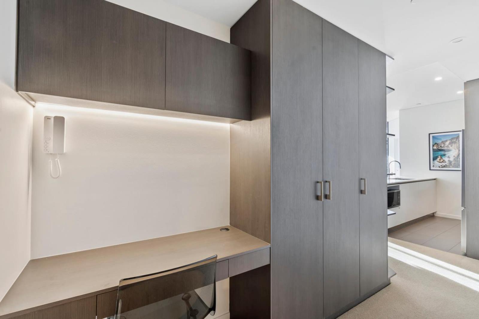 Luxury 2 Bedroom 2 Bathroom In The Heart Of South *
