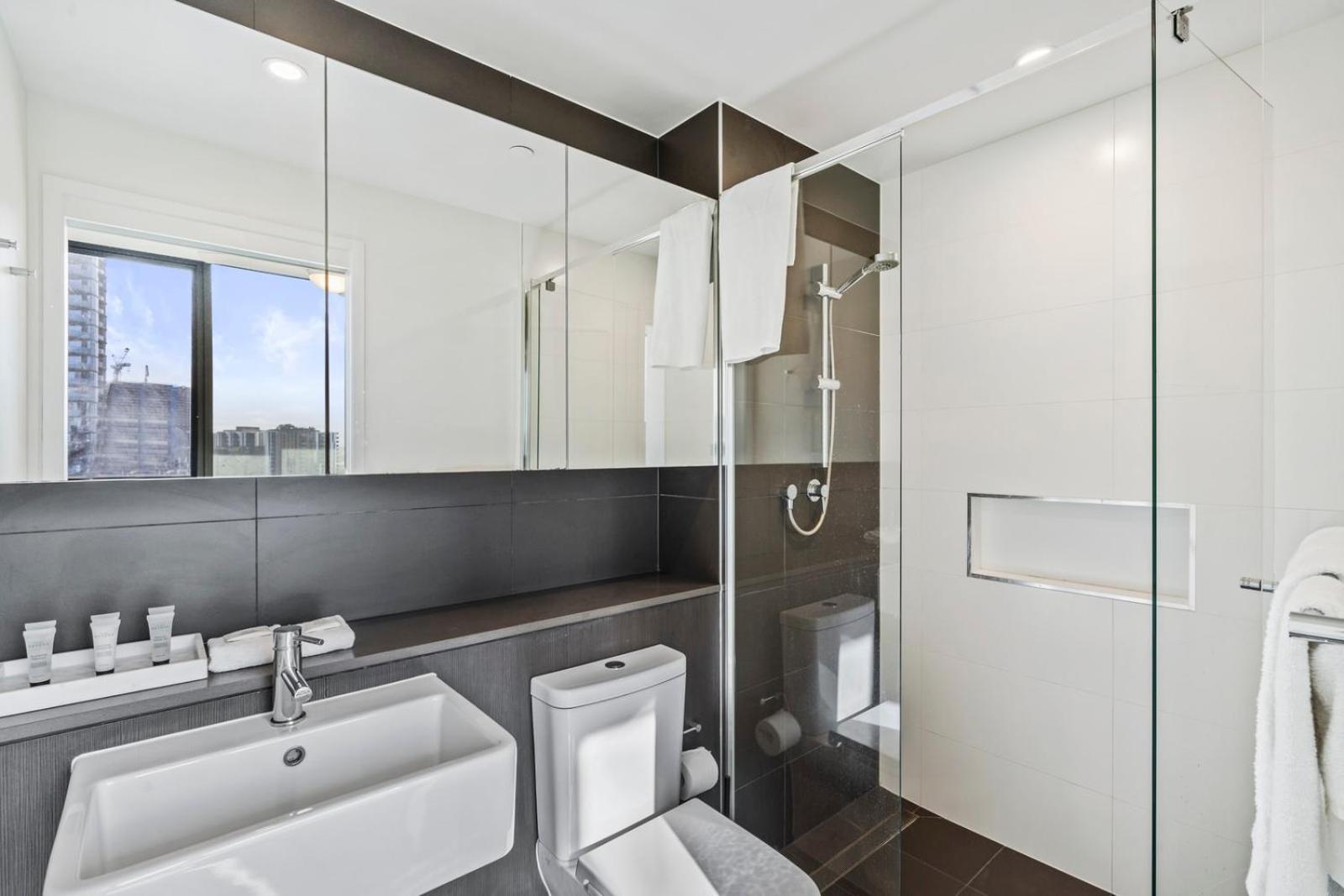 Luxury 2 Bedroom 2 Bathroom In The Heart Of South Apartment